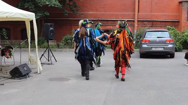 Happy Kelpie Morris dance Black Nag (English countrydance) смотреть онлайн