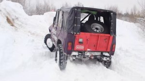 Джип против Уаза. Зимняя резина против грязевой. Тренировка по триалу.