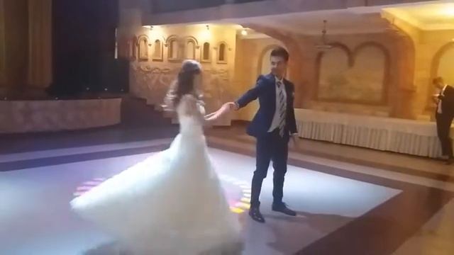 Свадебный танец. Постановка свадебного танца жениха и невесты.