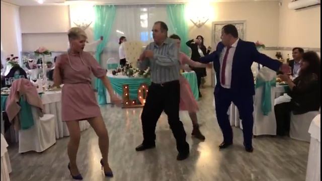 Танцы шманцы