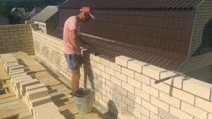 кладка облицовочного кирпича под пруток 10×10мм