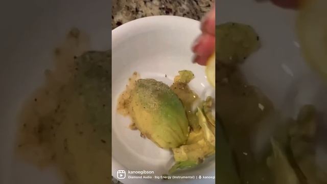 What’s your favorite way to eat avocado toast? ? #avocadotoast #healthy #healthyrecipes #lunch смотреть онлайн