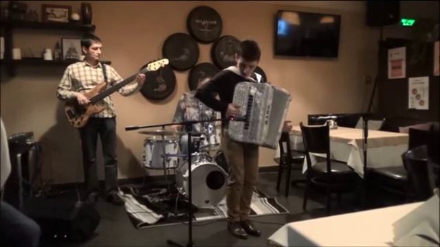 OleynikovTrio live in Skadarlia смотреть онлайн