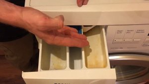 Куда засыпать порошок в стиральной машине в какой отсек?