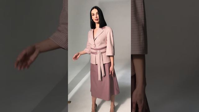 Костюм с кожаной юбкой Мода-Юрс модель 2618-2 rozowyj смотреть онлайн