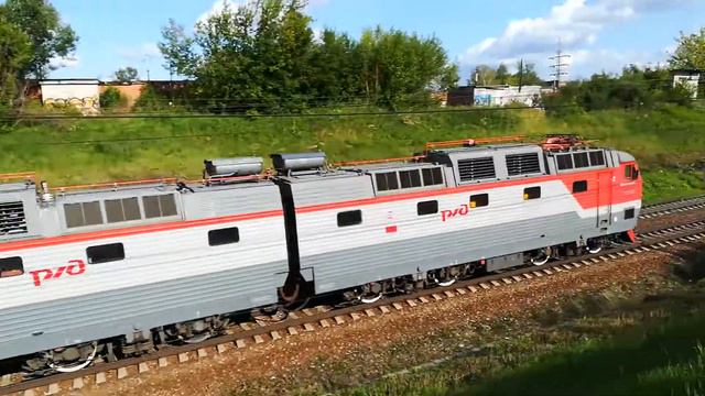 ЧС7-008 с пассажирским поездом.. смотреть онлайн