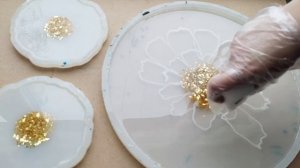 Эффект цветы в эпоксидной смоле.многослойная заливка с золотом.