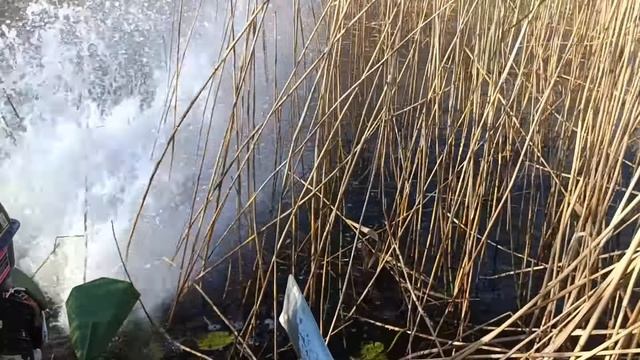 Лодочный болотоход (Бурлак м2) на лодке Янтарь. Супер мощь )) смотреть онлайн