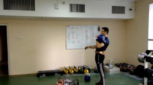Техника толчка гирь. Основные моменты и подводящие упражнения