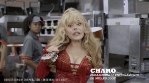 Испанская певица Чаро рекламирует хот-доги Burger King 