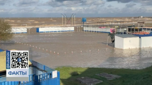 Последствия шторма: нагонные волны в Ейске затопили пляжи и базы отдыха