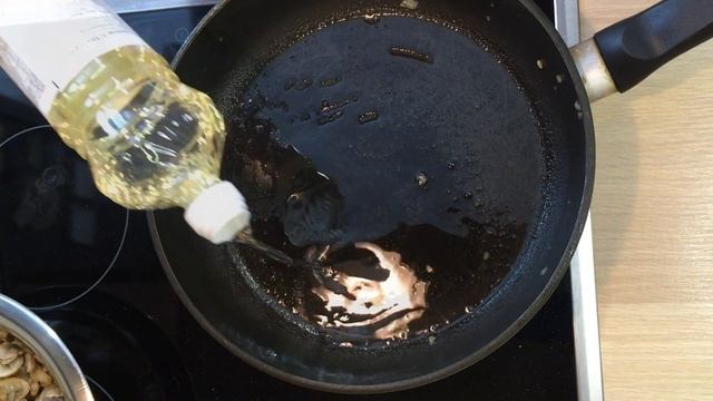 Салат "Рыжий" с селёдкой и грибами / Вкусный салат с сельдью / Рецепт салата
