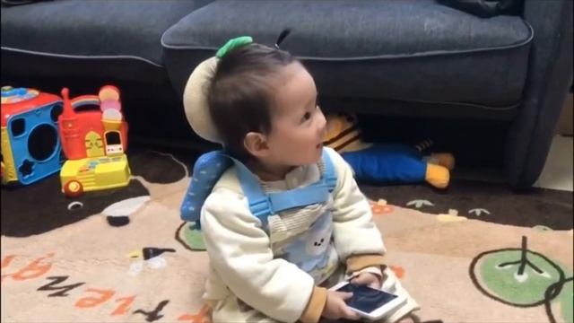 Защита головы ребенка от падений Подушка-рюкзачок смотреть онлайн