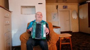 =ПОЗДНЕЙ ОСЕННЕЙ ПОРОЮ = ПОД ГАРМОНЬ В СВОЁМ ДОМЕ ПОЁТ ВАСЯ ПОПОВ.КИНО ВАСЬ! ПЕСНЯ НА ВСЕ ВРЕМЕНА!