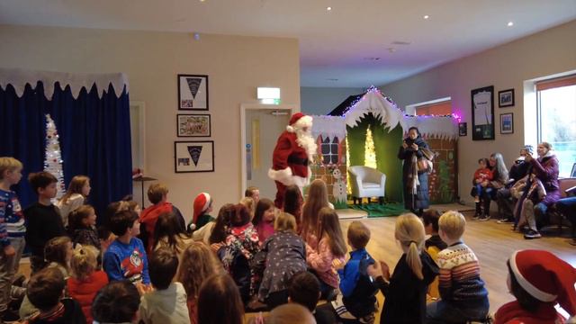Ирландия / Как в Ирландии готовятся к Рождеству🎄/Сант-Клаус в городе!/ Первые подарки