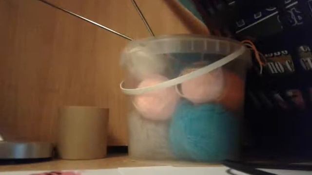 Вяжем цыпленка в горшочке, 1 часть смотреть онлайн