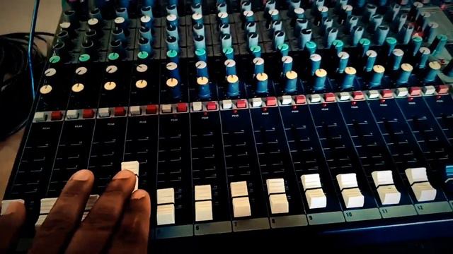 Soundcraft EFX 12 Mixture setup with speaker