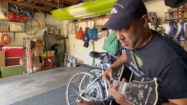 Looped blues jam on “Valerie” by Ibanez AG-75 hollow body смотреть онлайн