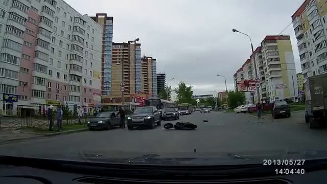 Автоавария Пермь - мотоциклист не прав! смотреть онлайн