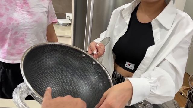 GOING BACK TO INDIA ?? | EMOTIONAL MOMENT | SOHRA DAD NE KION MANGI MAAFI | INDER & KIRAT смотреть онлайн