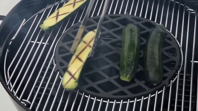 Чугунная решетка Weber Sear Grate! Взгляни на мир барбекю по – новому! смотреть онлайн