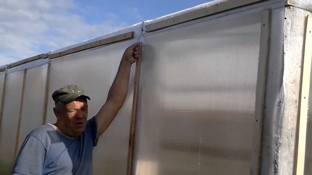 Строим теплицу. Как лучше крепить поликарбонат смотреть онлайн