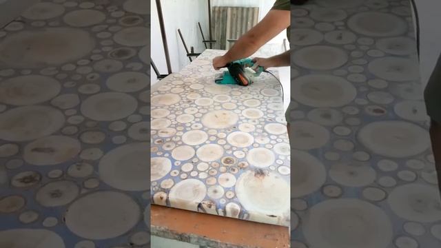 Столешница из спилов,песка и смолы...