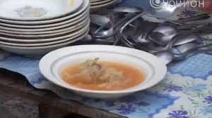 В Красноармейске бездомных кормят горячими обедами