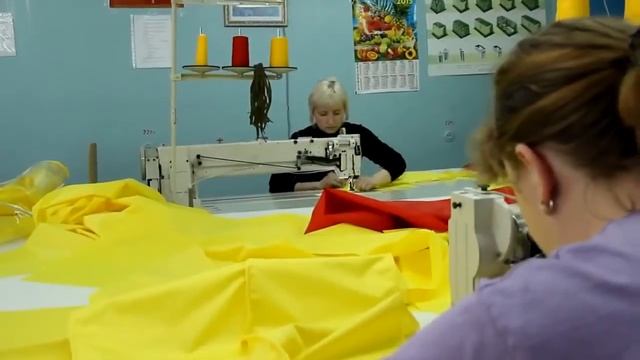 Видео производства фартуков смотреть онлайн