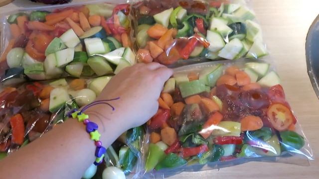 Заморозки на зиму - рагу из овощей / Рецепт заморозки в домашних условиях