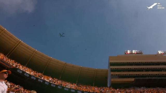 Crazy US Navy SEALs Team Jumps into Crowded Football Stadium смотреть онлайн