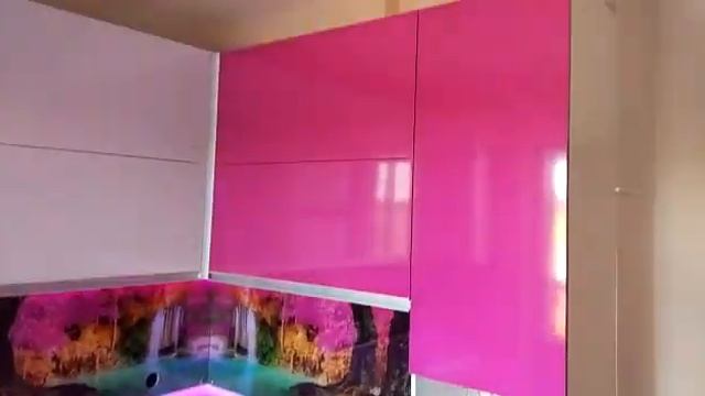 КУХНЯ с фасадами ПЛАСТИК и RGB подсветкой смотреть онлайн
