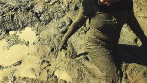 🎁 ДЕВОЧКА В СТРОГОМ ПЛАТЬЕ И ТУФЛЯХ ПОЛНОСТЬЮ В ГРЯЗИ Girl Black Heels n Pantyhose in MUD