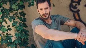 Новоиспеченный отец Барыш Ардуч вышел на прогулку с дочерью!