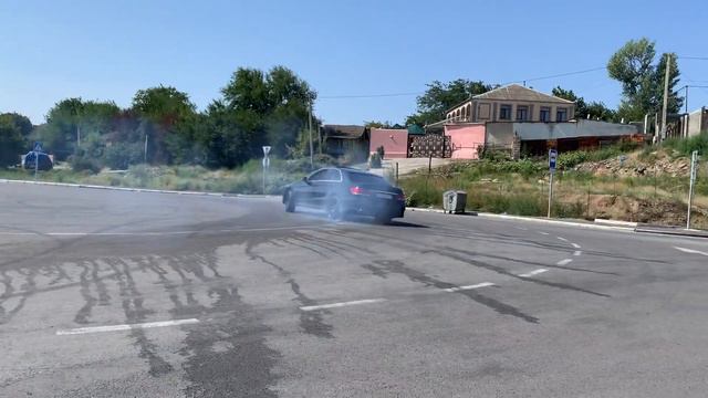 Benz E63 w212 drift смотреть онлайн