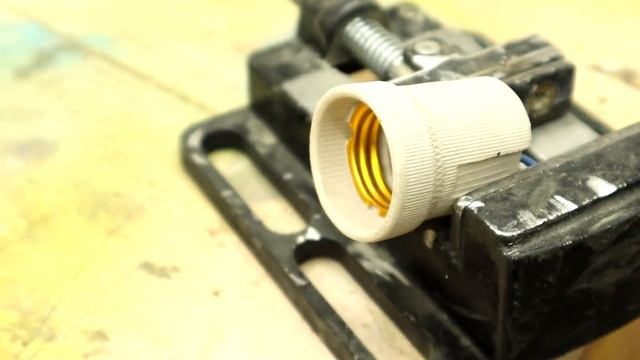 Мало кто знает этот секрет пластиковой бутылки! Хитрости МАСТЕРОВ и секретные приспособления!!! смотреть онлайн