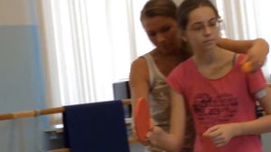 Тренировка по настольному теннису с детьми