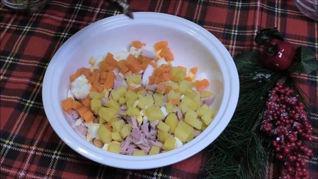Салат Оливье по -  новому. Оливье с Курицей