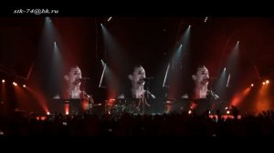 Depeche Mode - Never Let Me Down Again ( Tour of the Universe Live In Barcelona 2009)