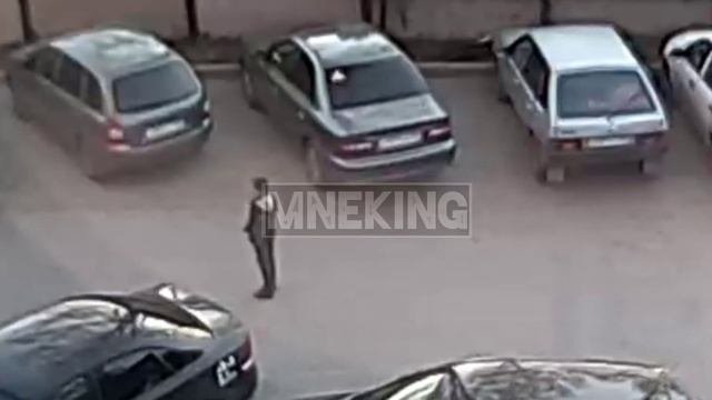#дети#спускают#колёса#авто