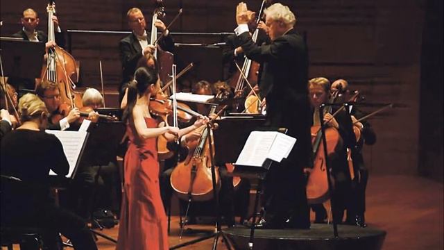 Sayaka Shoji plays Shostakovich : Violin Concerto No.2 in C sharp minor, Op.129 смотреть онлайн