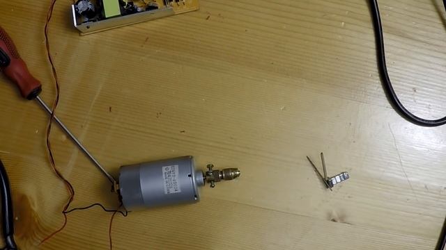 Что можно сделать из старого принтера (Полезные запчасти)- МИНИ ДРЕЛЬ своими руками смотреть онлайн