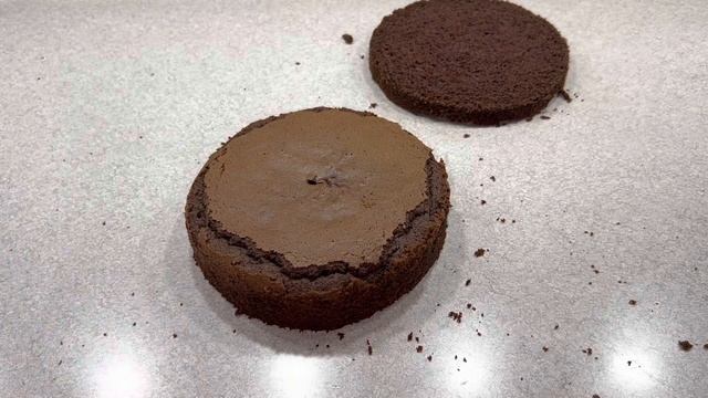 Как разрезать бисквит на коржи струной . смотреть онлайн