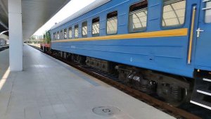 ЧМЭ3-5740 с поездом №105-106 Кишинев-Бухарест на манёврах