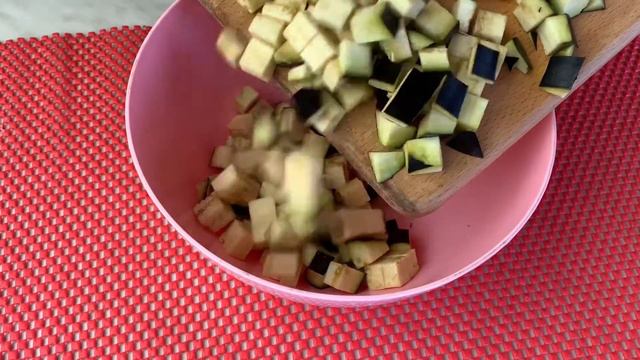 В сезон 🍆🍆 баклажан и 🍅🍅 помидоров это блюдо готовится каждый год в моей семье более 30 лет! смотреть онлайн