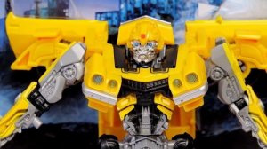 СПОРИМ ТЫ ЕГО ЗАХОЧЕШЬ | Bumblebee Studio Series Hasbro | #TransToysReview ТРАНСФОРМЕРЫ ИГРУШКИ