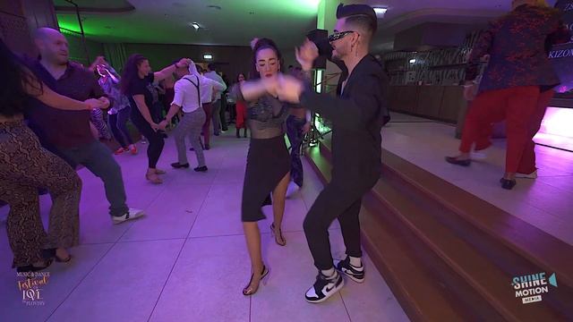 Simone & Elena Bernal - Bachata Social Dance | Music & Dance Festival of Love Plovdiv смотреть онлайн