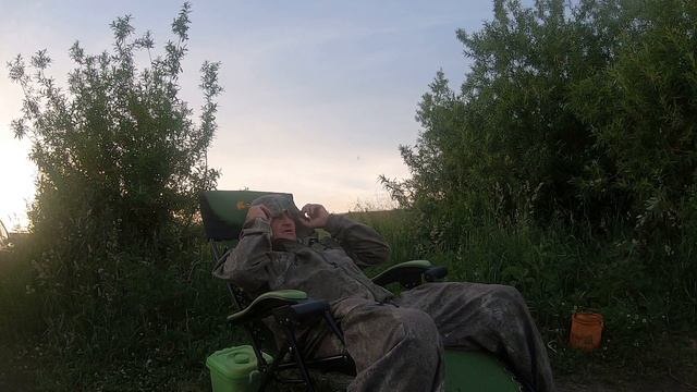 Как поймать КАРАСЯ на ФЛЭТ - кормушку! смотреть онлайн