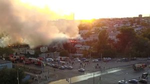 В Самаре горит несколько домов Крупный пожар.