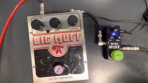 EHX NYC Big Muff and MOSKY Mini Muff. They pretty much sound identical